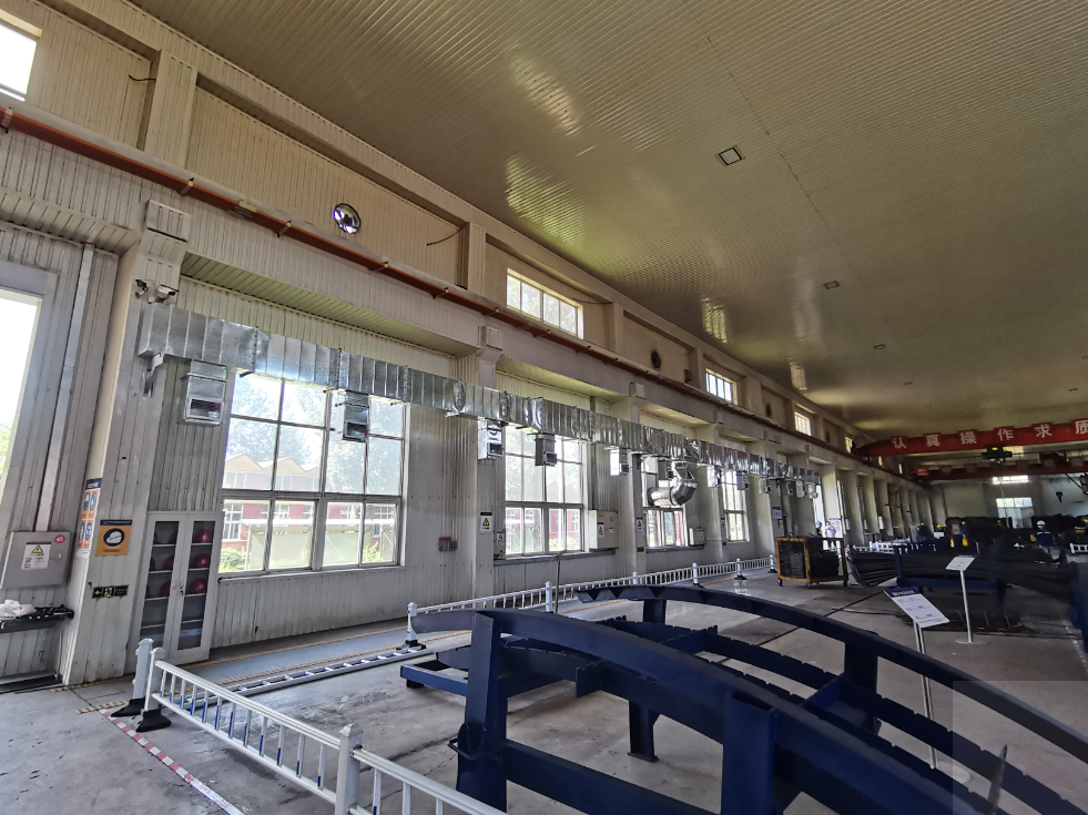 中鐵十四局焊裝車(chē)間吹吸式除塵系統(tǒng)安裝完畢